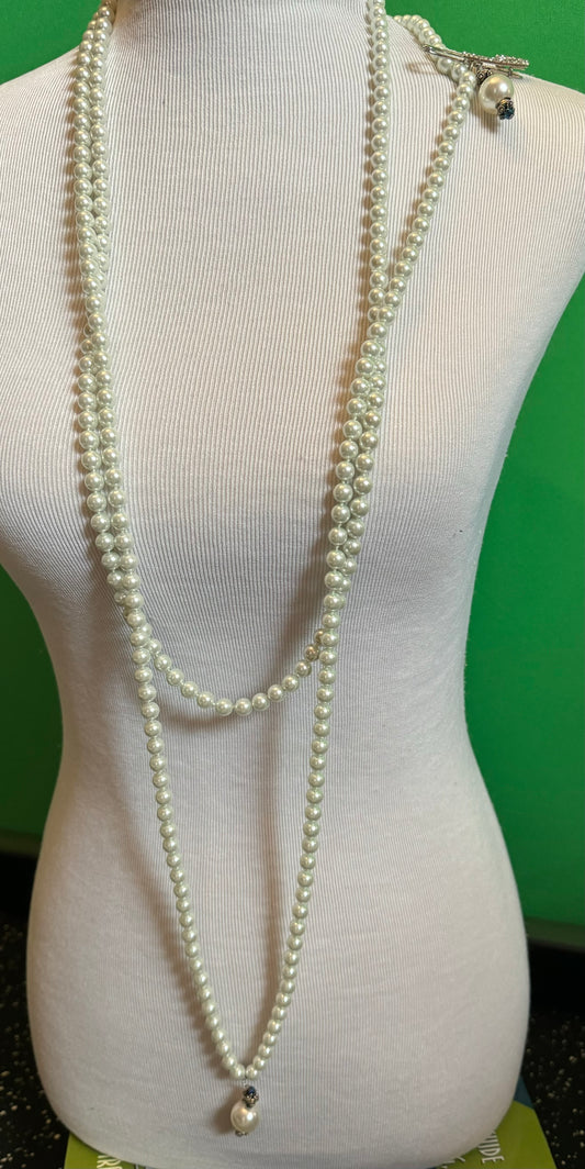 42 in Hand-Knotted Pearl Variable Length Necklace/Brooch
